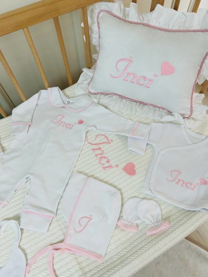 İsme Özel Kalp Desen Nakışlı Hastane Çıkış Seti