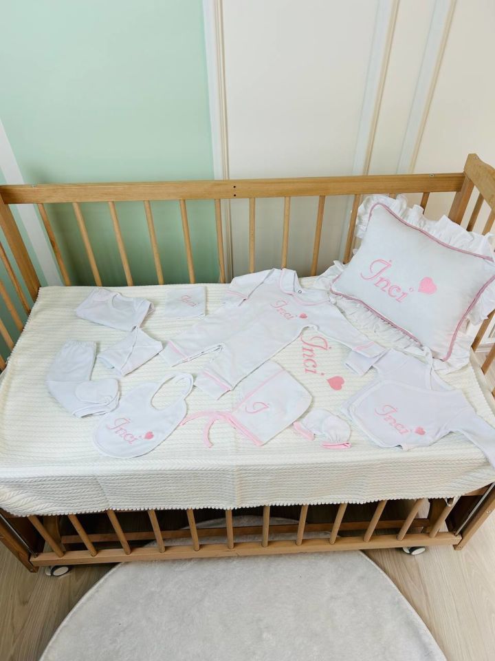 İsme Özel Kalp Desen Nakışlı Hastane Çıkış Seti