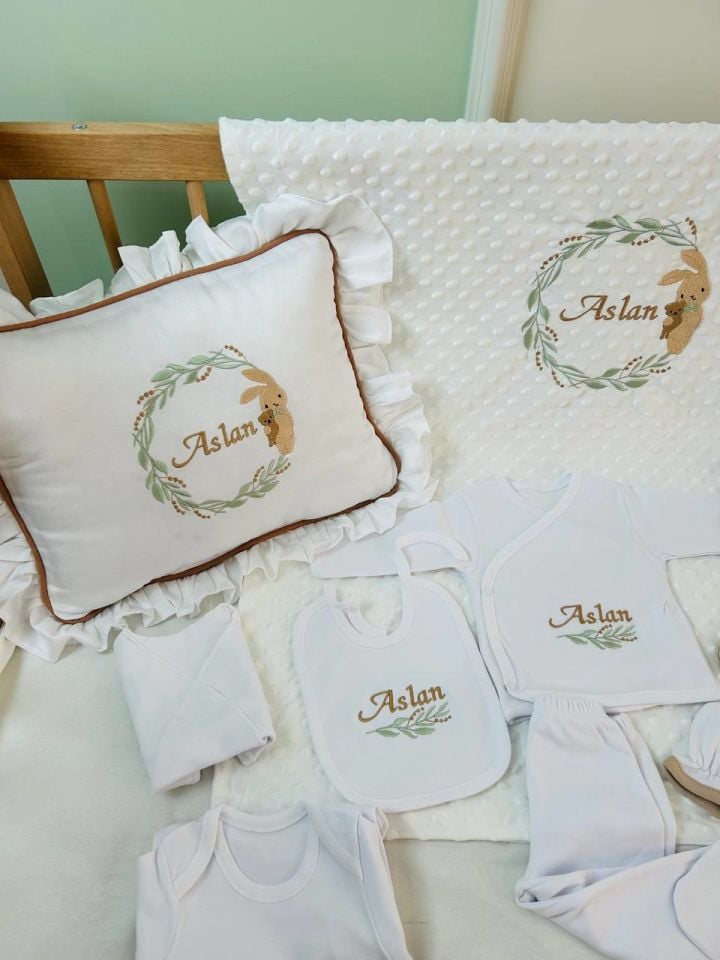 Kahverengi Biyeli Nakışlı Tavşan Desenli Hastane Çıkış Seti