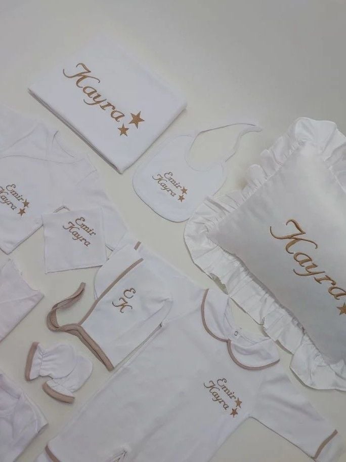 Latte Biyeli Nakışlı İki Yıldız Desenli Hastane Çıkış Seti