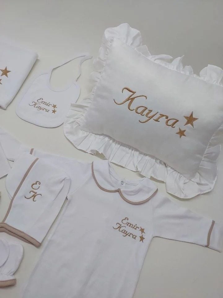 Latte Biyeli Nakışlı İki Yıldız Desenli Hastane Çıkış Seti