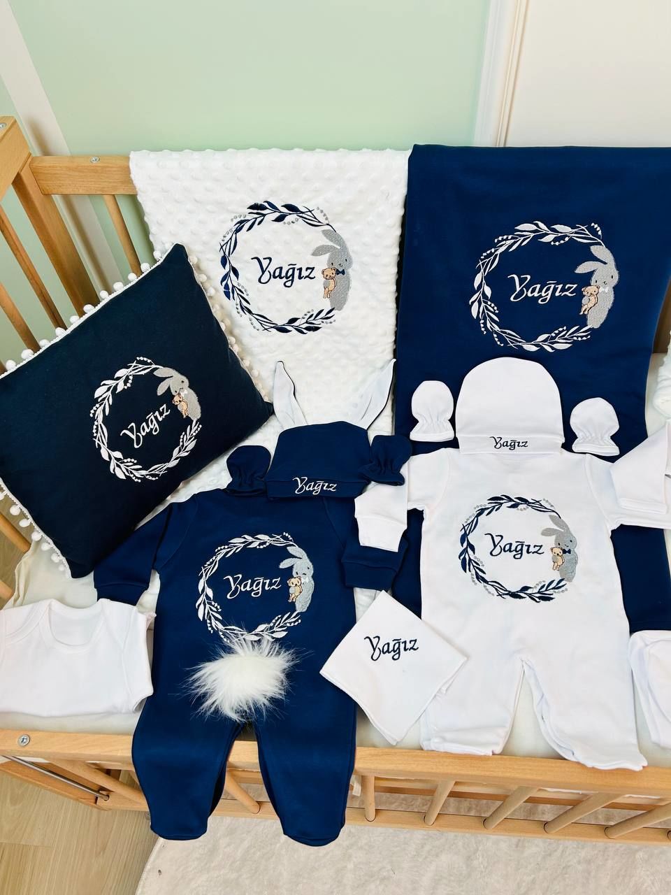 Nakışlı Beyaz Lacivert 16 Parça Hastane Çıkış Seti