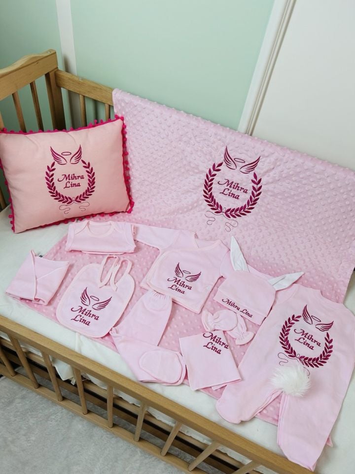 Nakışlı Pembe Kanatlı Desen Hastane Çıkış Seti Yastıklı Tam Set