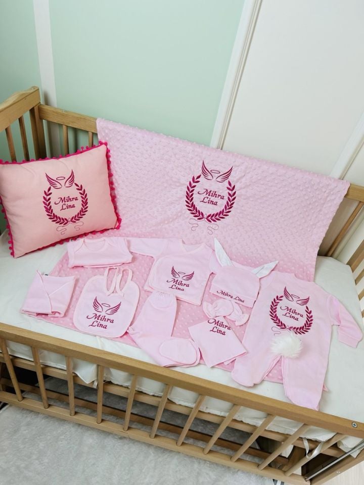 Nakışlı Pembe Kanatlı Desen Hastane Çıkış Seti Yastıklı Tam Set