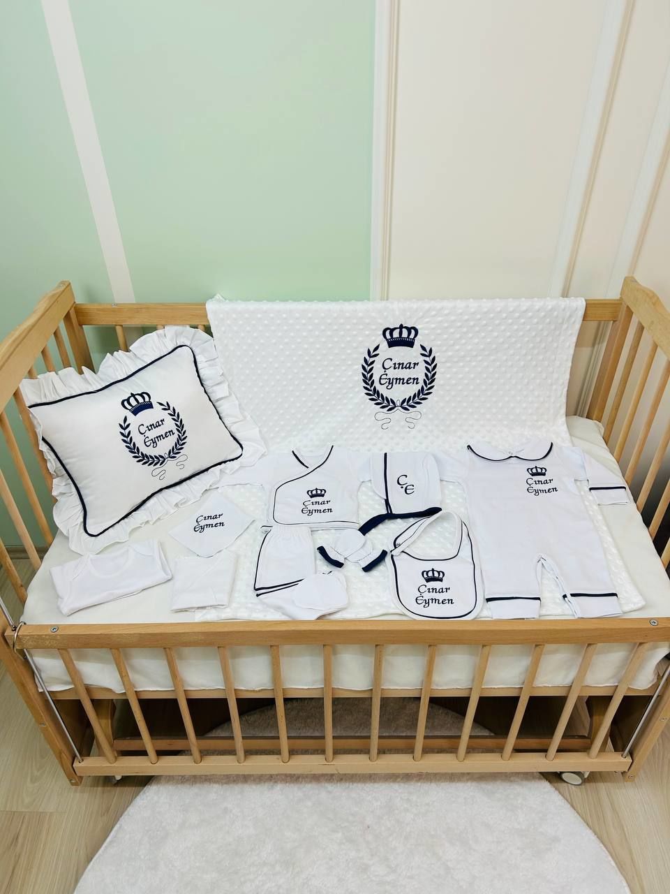 İsme Özel Tamamı Biyeli Nakışlı Hastane Çıkış Seti