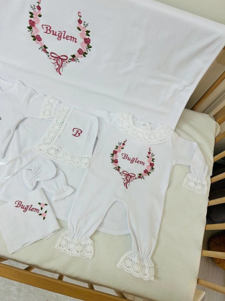Dantelli Çiçek Desen Nakışlı Hastane Çıkış Seti