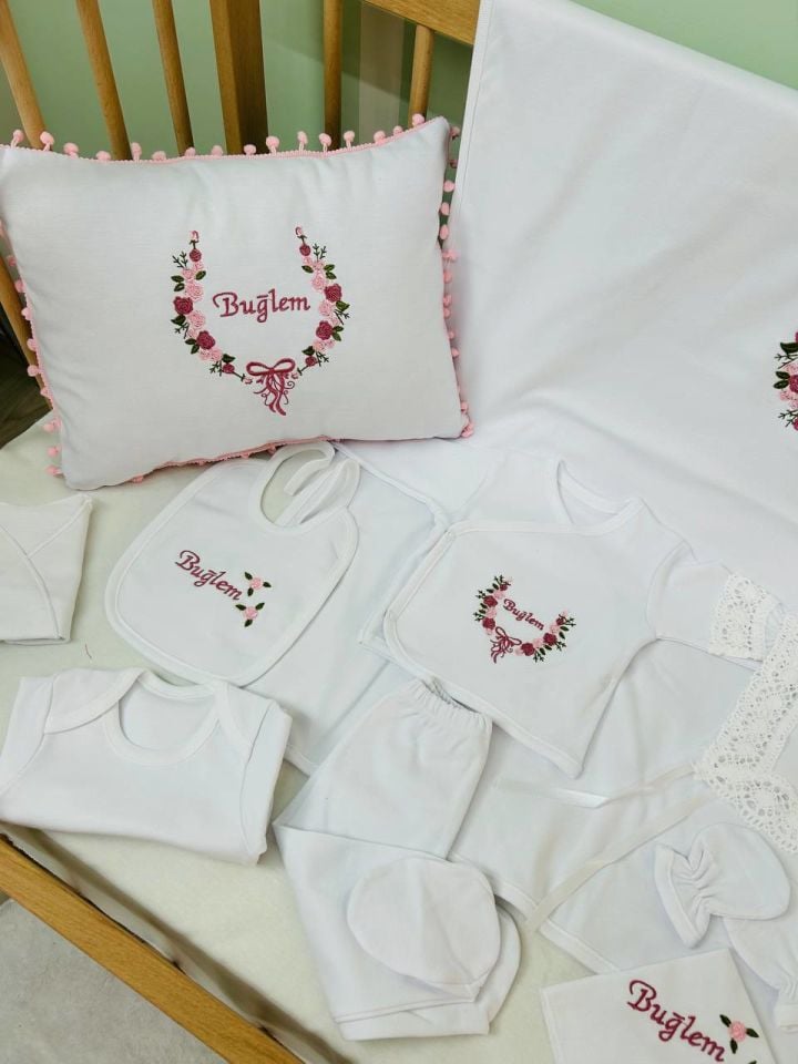 Dantelli Çiçek Desen Nakışlı Hastane Çıkış Seti