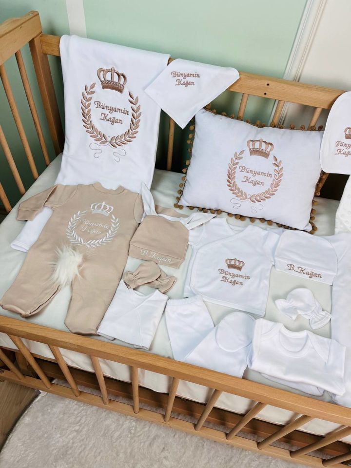 Nakışlı Kahverengi Taç Desenli 15 Parça Hastane Çıkış Seti