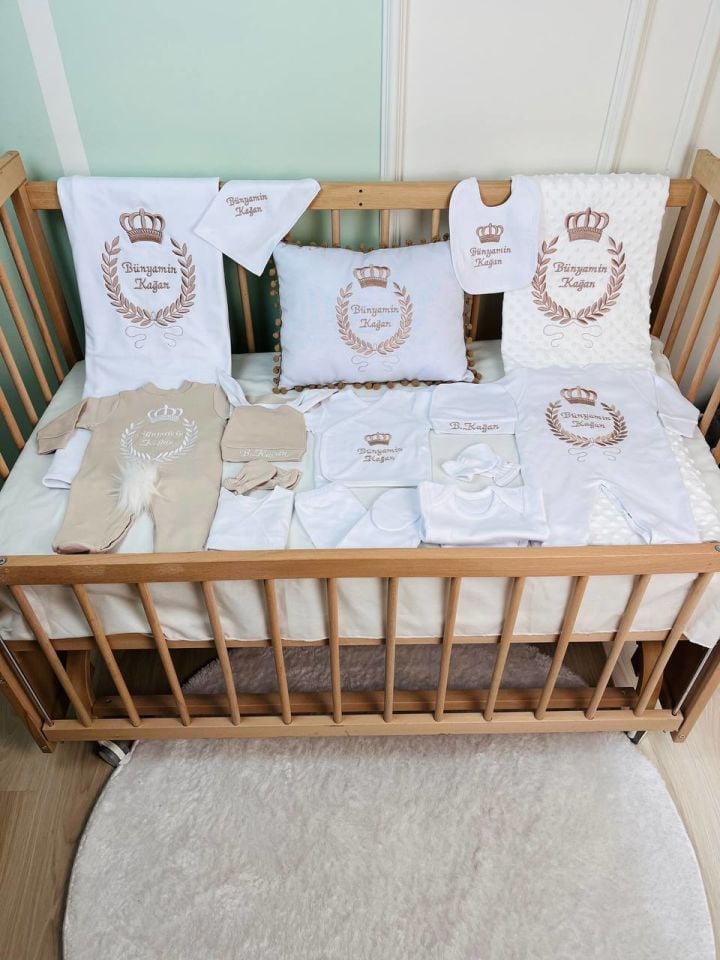 Nakışlı Kahverengi Taç Desenli 15 Parça Hastane Çıkış Seti