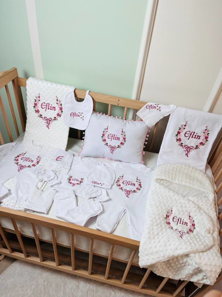 Nakışlı Beyaz Pembe 16 Parça Hastane Çıkış Seti