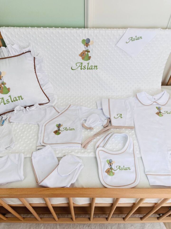 İsme Özel Tamamı Biyeli Nakışlı Hastane Çıkış Seti