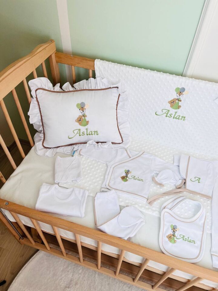 İsme Özel Tamamı Biyeli Nakışlı Hastane Çıkış Seti