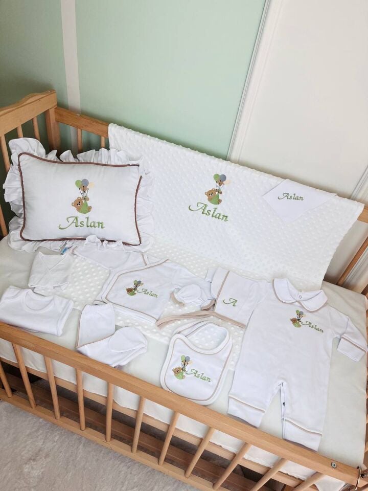 İsme Özel Tamamı Biyeli Nakışlı Hastane Çıkış Seti