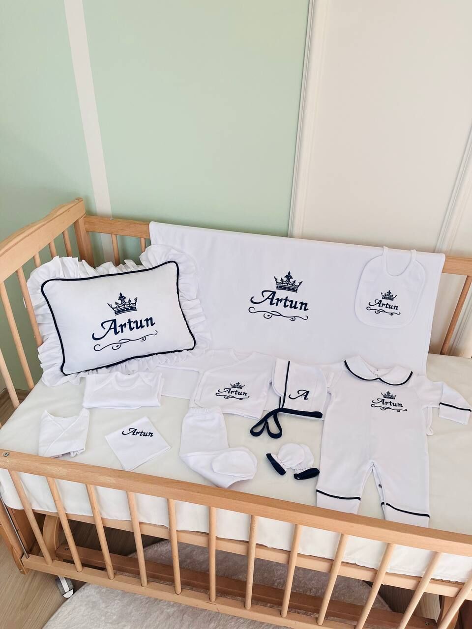 İsme Özel Taç Desen Nakışlı Hastane Çıkış Seti