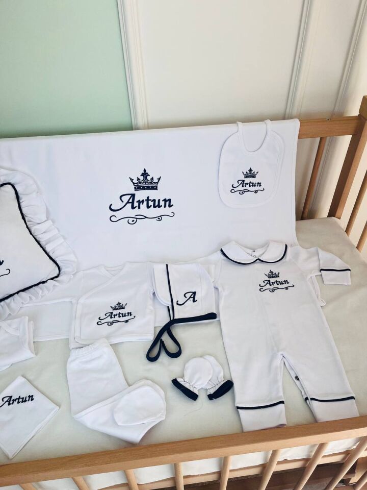 İsme Özel Taç Desen Nakışlı Hastane Çıkış Seti