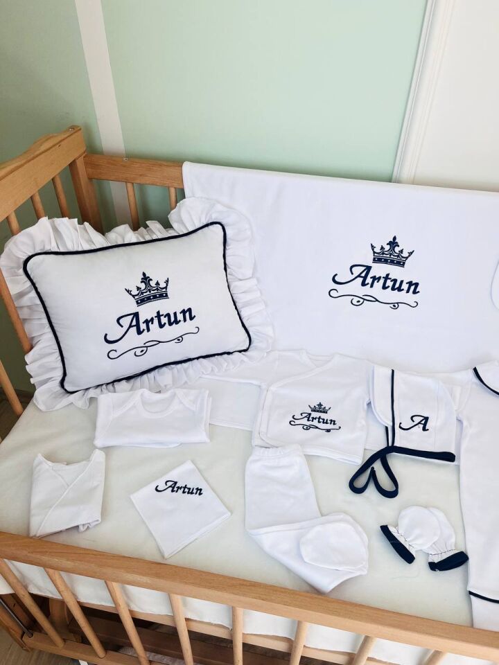 İsme Özel Taç Desen Nakışlı Hastane Çıkış Seti