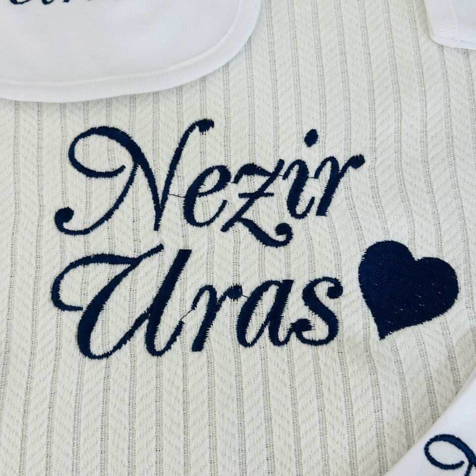 İsme Özel Kalp Desen Nakışlı Hastane Çıkış Seti Ve Puset Örtüsü