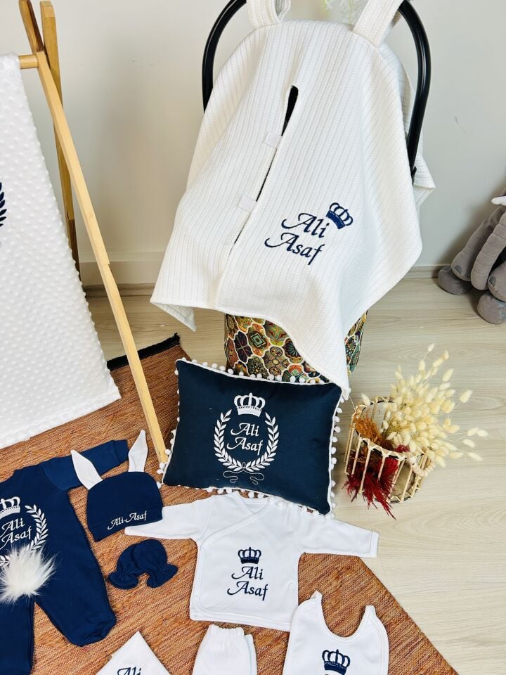 Nakışlı Beyaz Lacivert Hastane Çıkış Seti Yastıklı Ve Puset Örtüsü