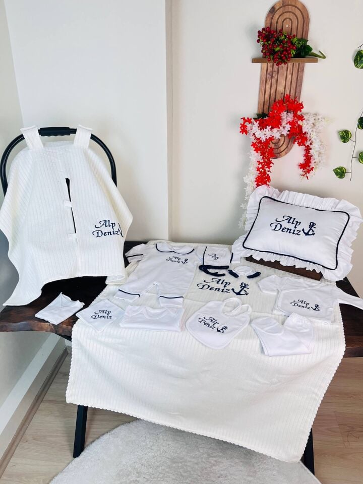 İsme Özel Desen Nakışlı Hastane Çıkış Seti Ve Puset Örtüsü