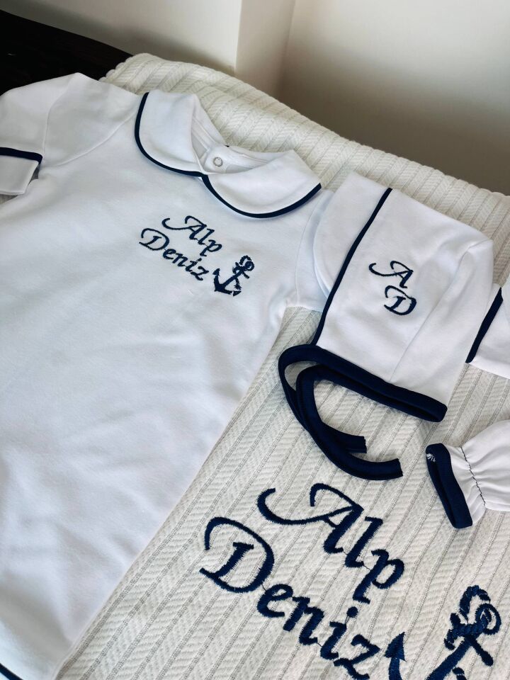 İsme Özel Desen Nakışlı Hastane Çıkış Seti Ve Puset Örtüsü