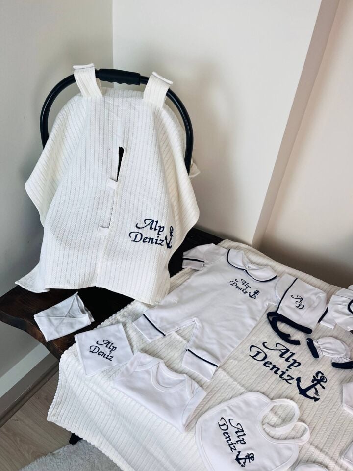 İsme Özel Desen Nakışlı Hastane Çıkış Seti Ve Puset Örtüsü