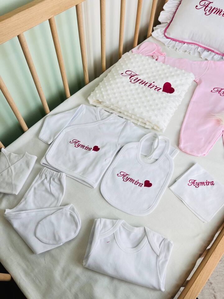 Nakışlı Beyaz Pembe Hastane Çıkış Seti Yastıklı Ve Puset Örtüsü