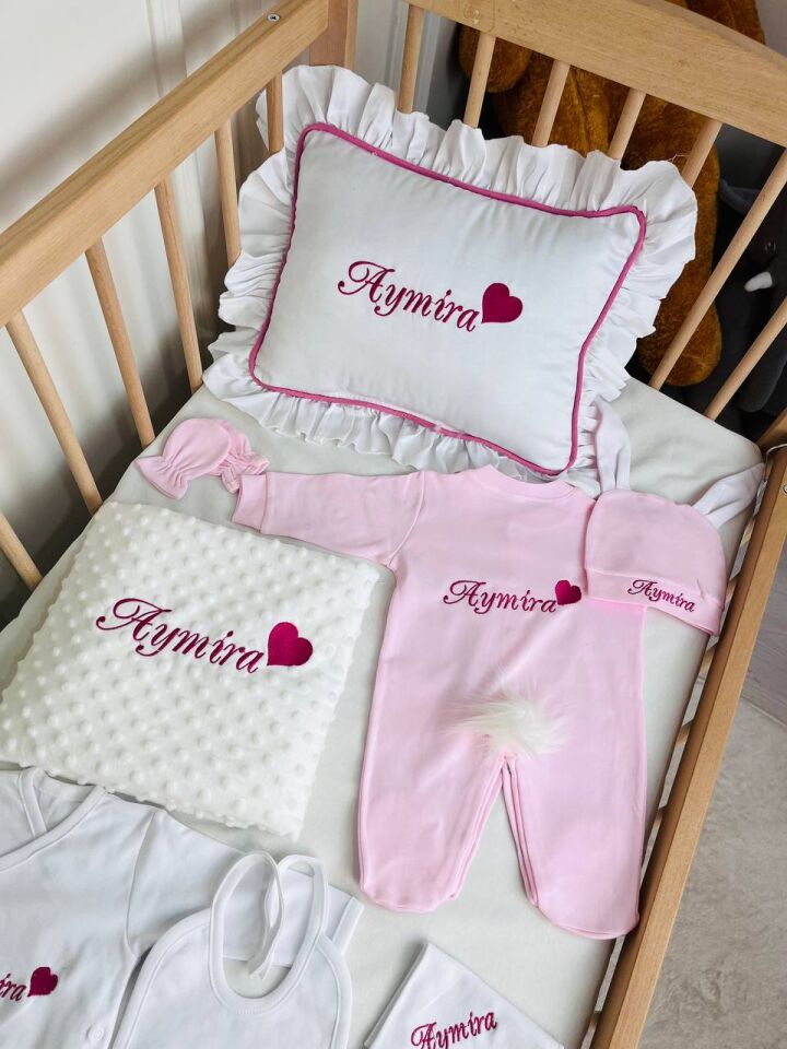 Nakışlı Beyaz Pembe Hastane Çıkış Seti Yastıklı Ve Puset Örtüsü