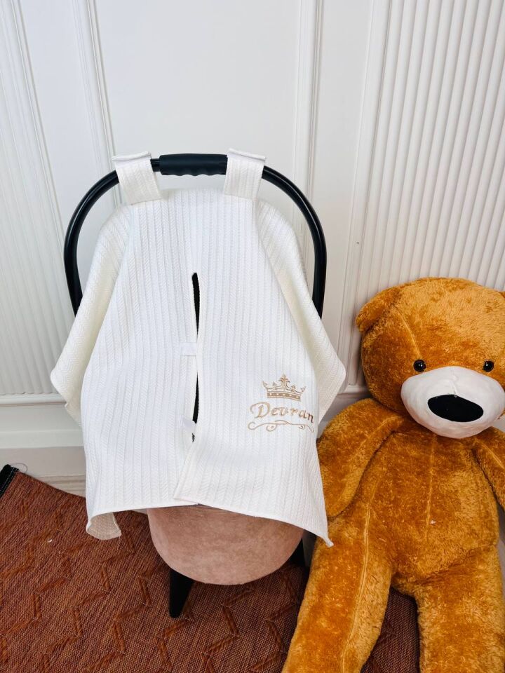 İsme Özel Taç Desen Nakışlı Hastane Çıkış Seti Ve Puset Örtüsü