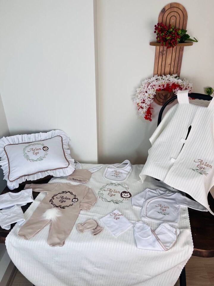 Nakışlı Hastane Çıkış Seti Yastıklı Ve Puset Örtüsü