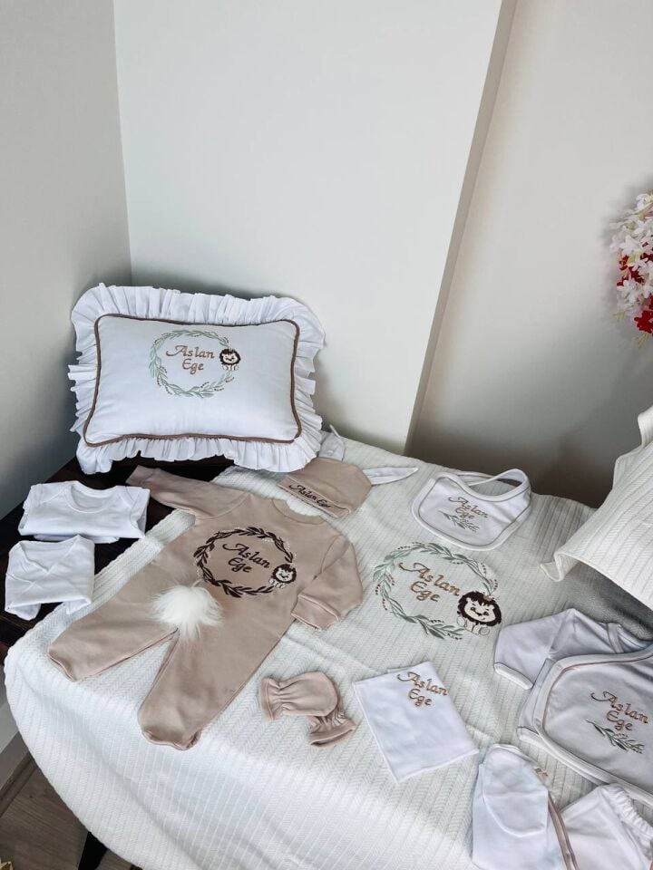 Nakışlı Hastane Çıkış Seti Yastıklı Ve Puset Örtüsü