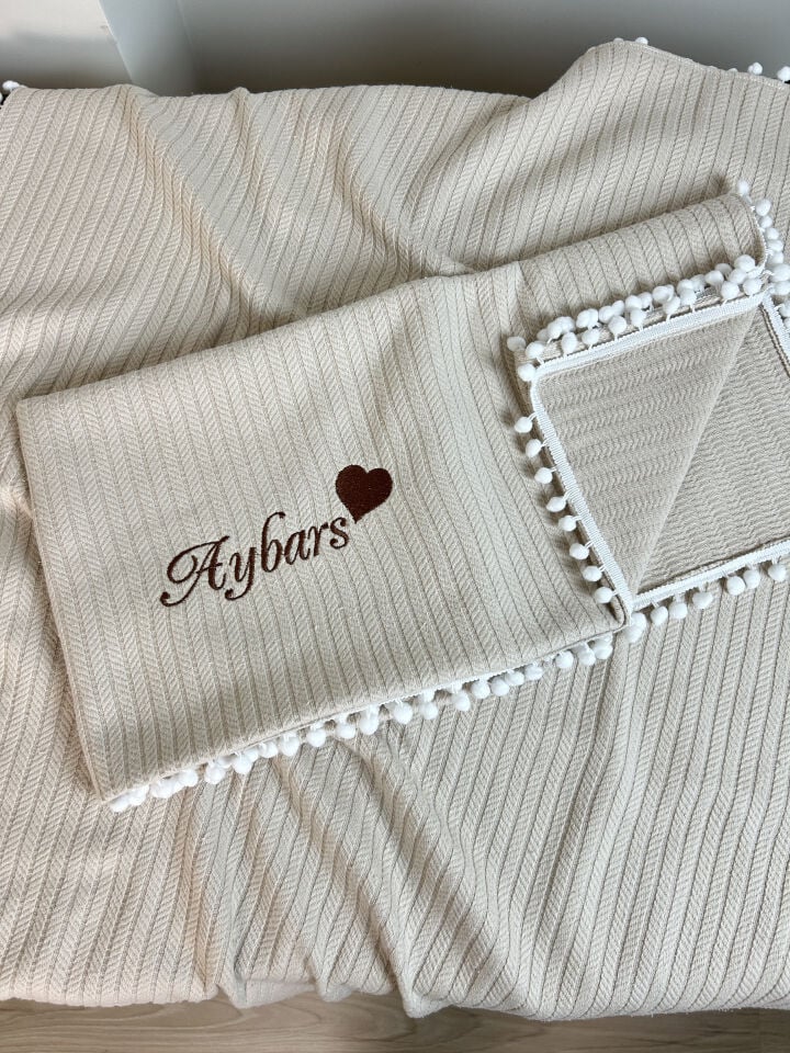 Nakışlı İsimli Örgü Desen Bebek Pikesi %100 Pamuk Bebek Battaniyesi