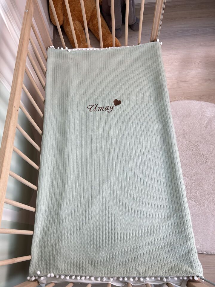 Nakışlı İsimli Örgü Desen Bebek Pikesi %100 Pamuk Bebek Battaniyesi