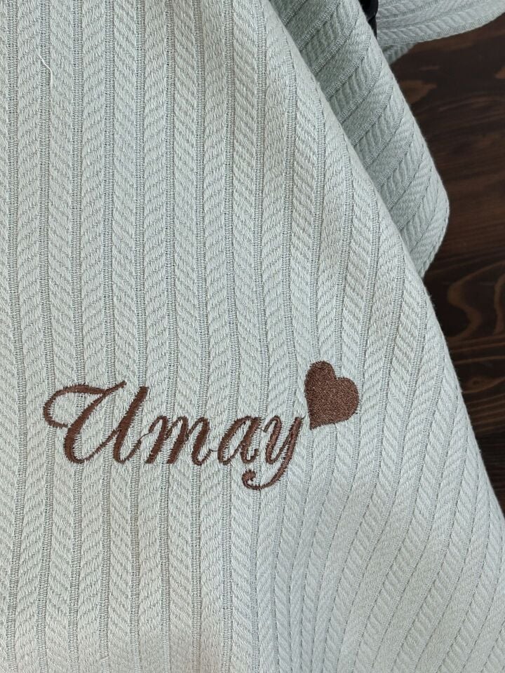 İsimli Puset Örtüsü Nakış İşlemeli %100 Pamuk Örgü Pike Kumaş