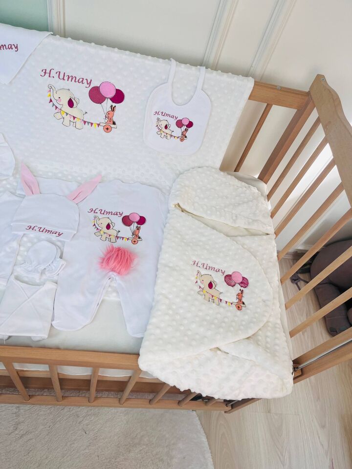 İsme Özel Filli Ve Tavşan Nakışlı Hastane Çıkışı