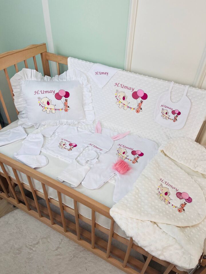 İsme Özel Filli Ve Tavşan Nakışlı Hastane Çıkışı