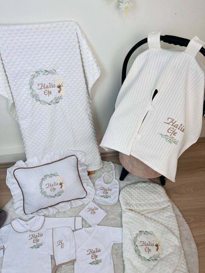 İsme Özel Desen Nakışlı Hastane Çıkış Seti Kundak Ve Puset Örtüsü