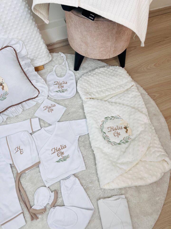 İsme Özel Desen Nakışlı Hastane Çıkış Seti Kundak Ve Puset Örtüsü