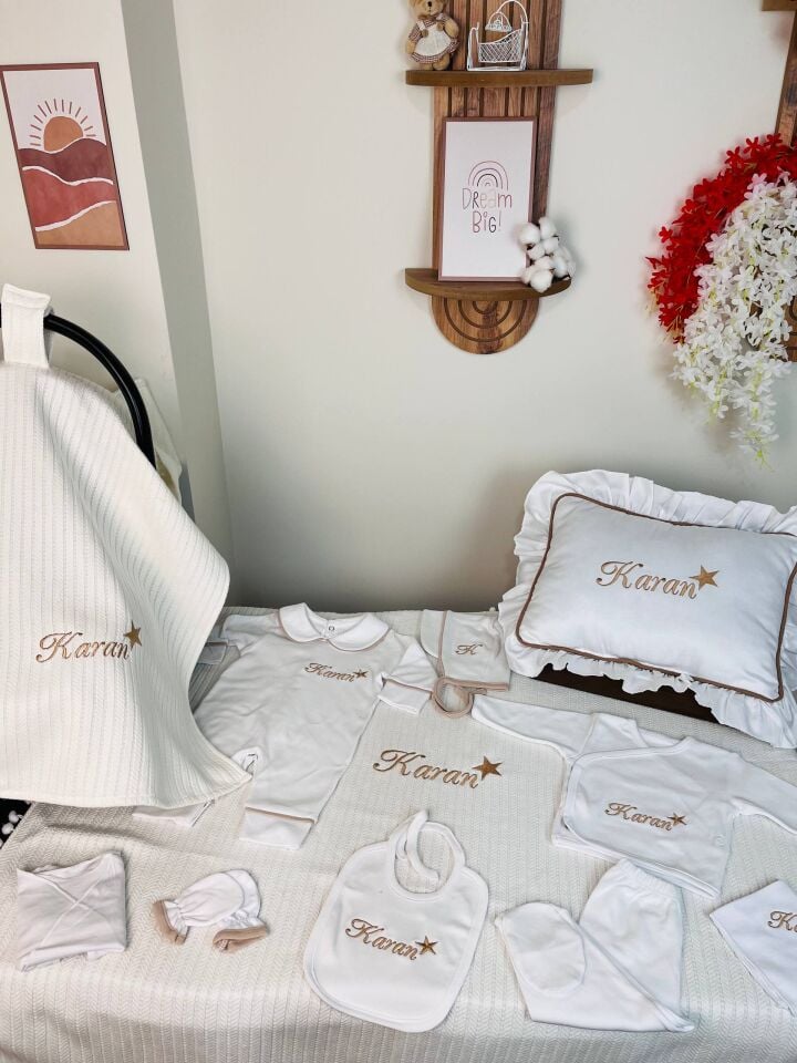 İsme Özel Desen Nakışlı Hastane Çıkış Seti Ve Puset Örtüsü
