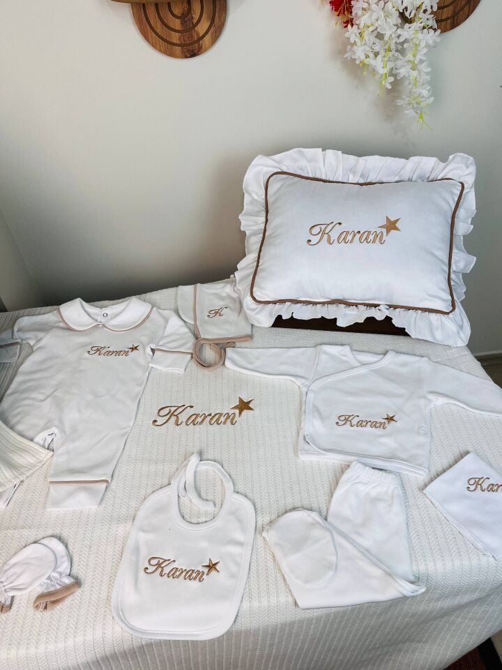 İsme Özel Desen Nakışlı Hastane Çıkış Seti Ve Puset Örtüsü
