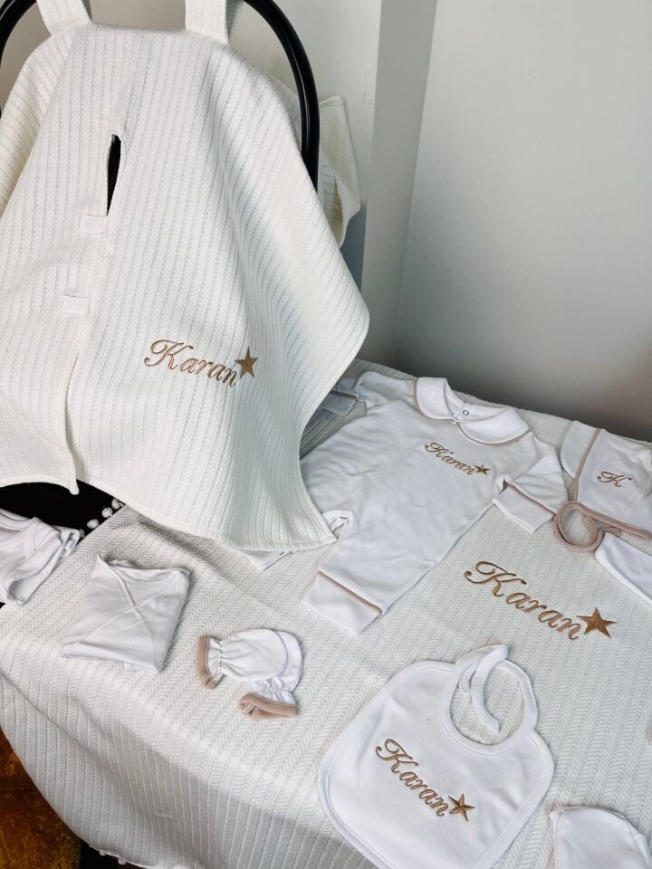 İsme Özel Desen Nakışlı Hastane Çıkış Seti Ve Puset Örtüsü