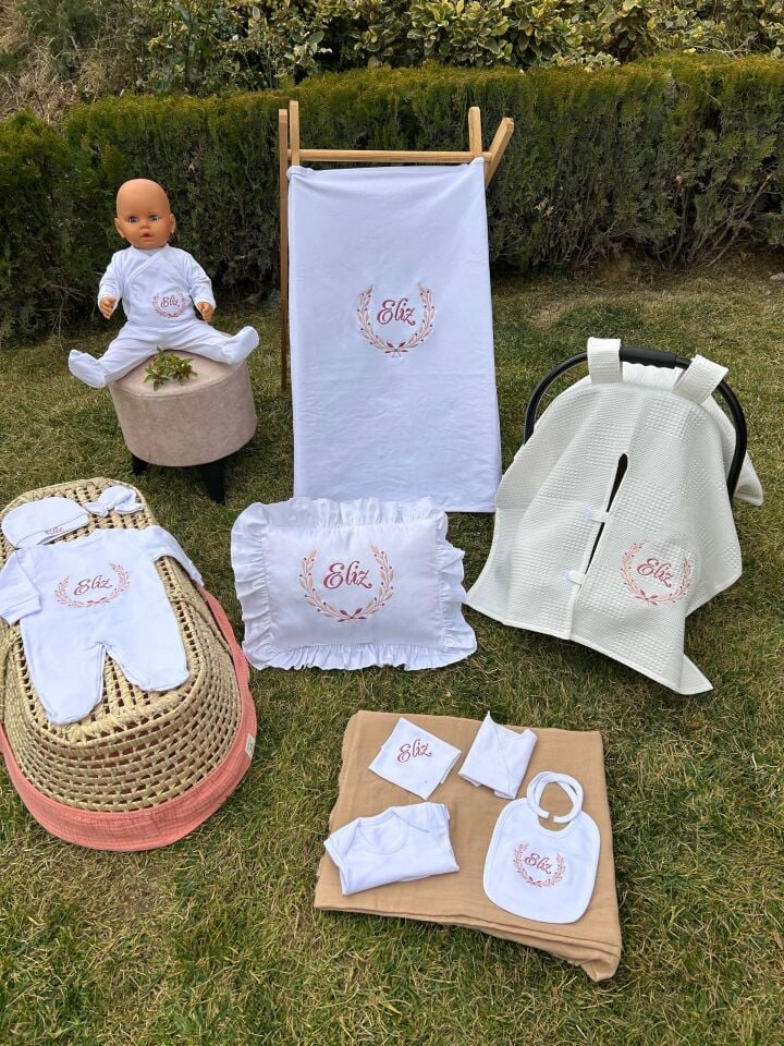 İsme Özel Desen Nakışlı Hastane Çıkış Seti Ve Puset Örtüsü