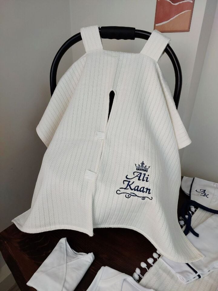 İsme Özel Taç Desen Nakışlı Hastane Çıkış Seti Ve Puset Örtüsü