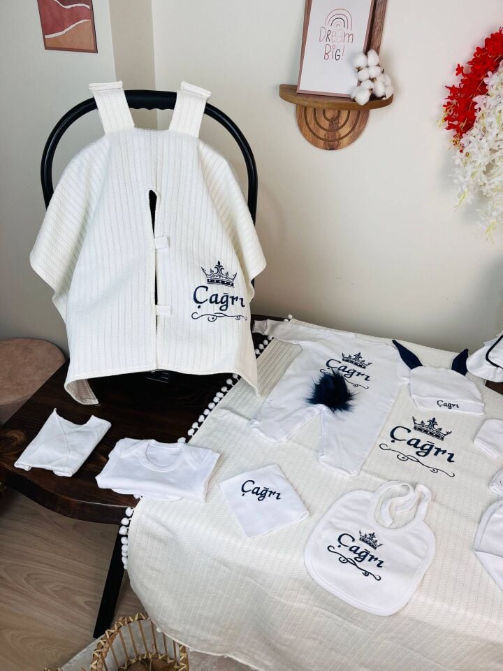 İsme Özel Taç Desen Nakışlı Hastane Çıkış Seti Ve Puset Örtüsü