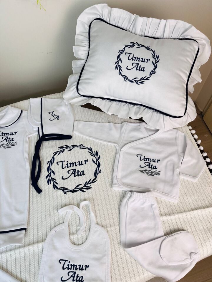 İsme Özel Desen Nakışlı Hastane Çıkış Seti Ve Puset Örtüsü