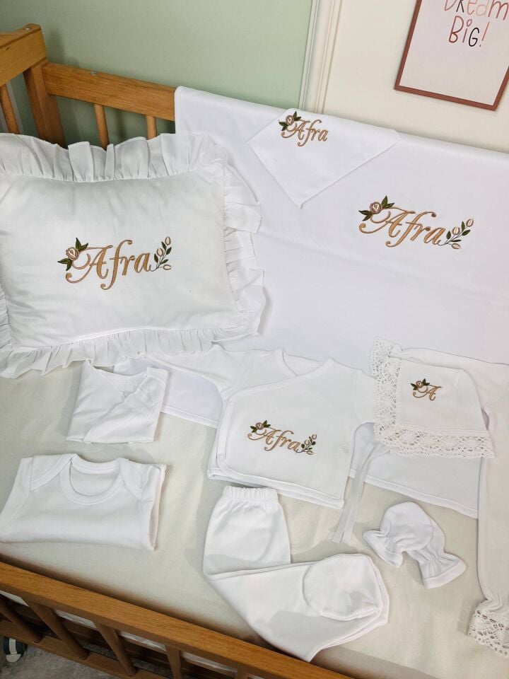 İsme Özel Çiçek Desen Nakışlı Hastane Çıkış Seti