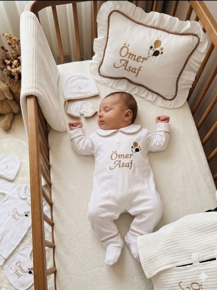 İsme Özel Desen Nakışlı Hastane Çıkış Seti Ve Puset Örtüsü
