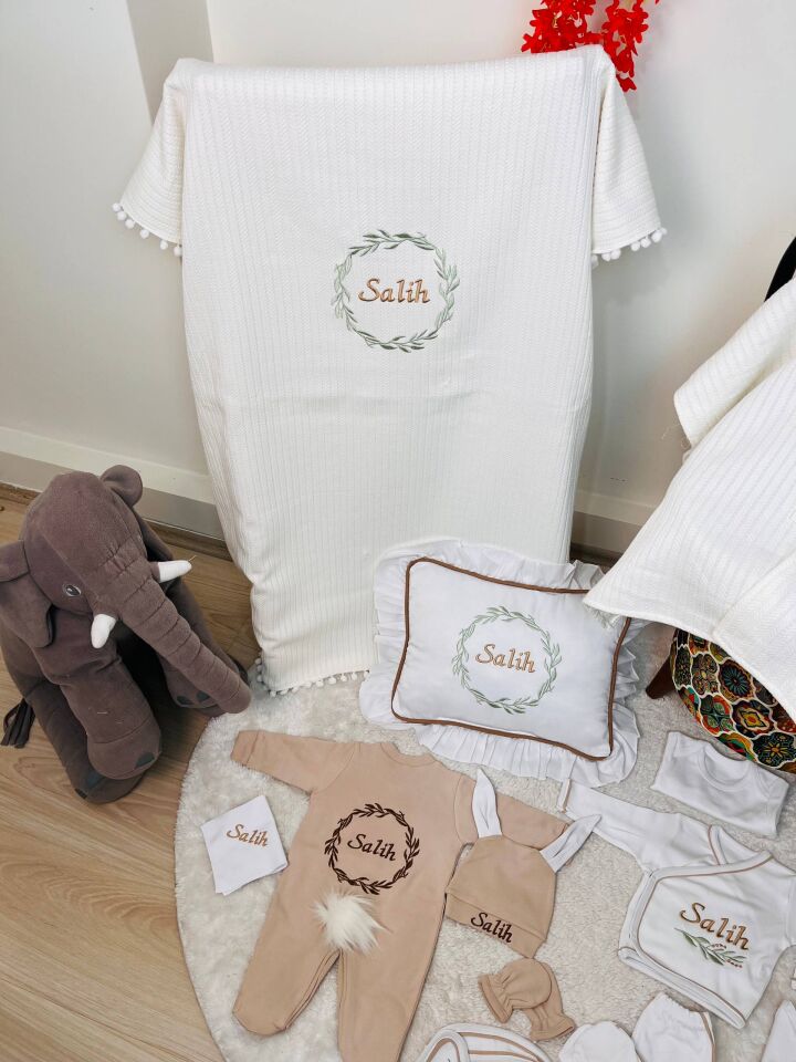 Nakışlı Hastane Çıkış Seti Yastıklı Ve Puset Örtüsü