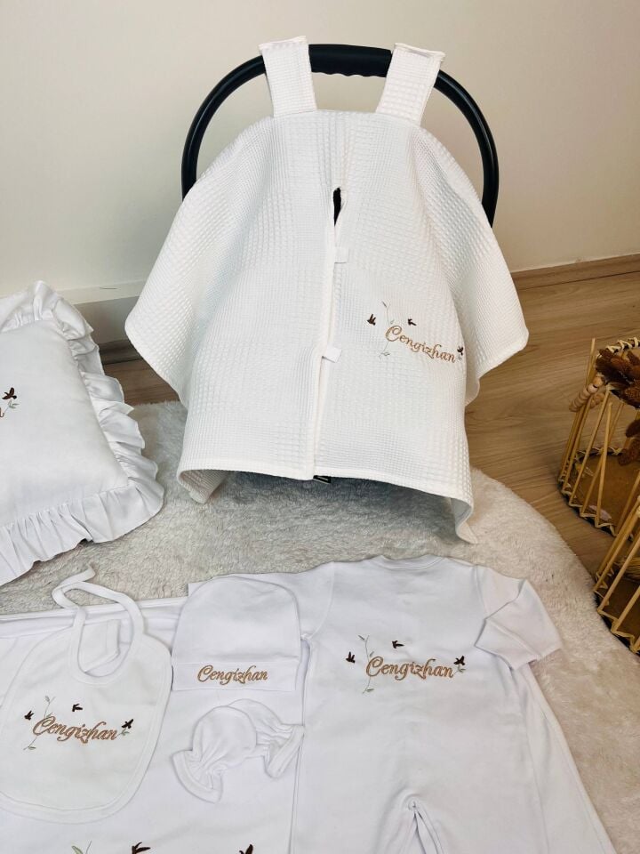 İsme Özel Desen Nakışlı Hastane Çıkış Seti Ve Puset Örtüsü