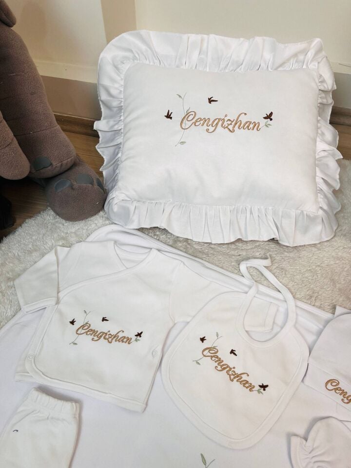 İsme Özel Desen Nakışlı Hastane Çıkış Seti Ve Puset Örtüsü