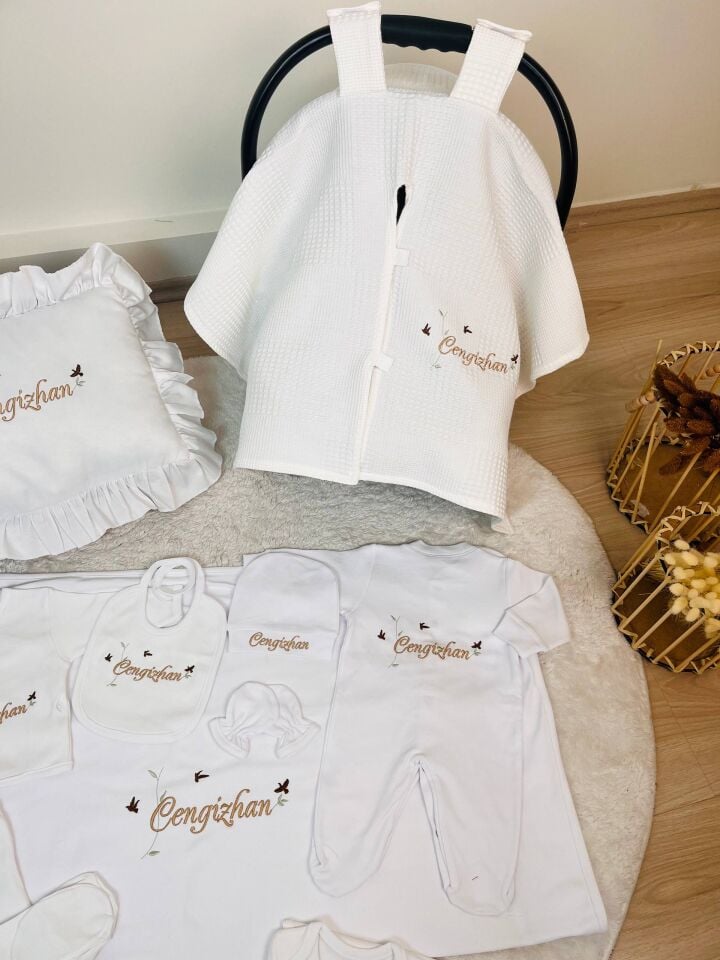 İsme Özel Desen Nakışlı Hastane Çıkış Seti Ve Puset Örtüsü